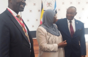 Government Backtracks on Trade Order, Halts Church Demolitions