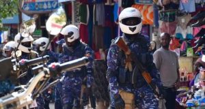 Police, Military Seal Off City Arcades, Targeting Stolen Phone